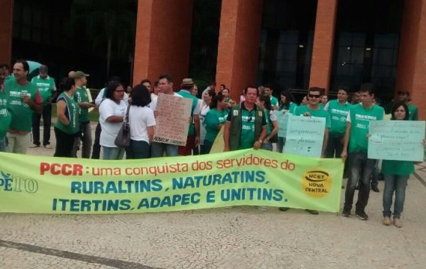 Servidores pedem aprovação das matérias