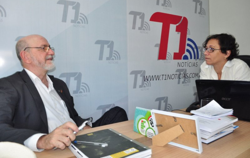 Senador comenta atuação no Congresso