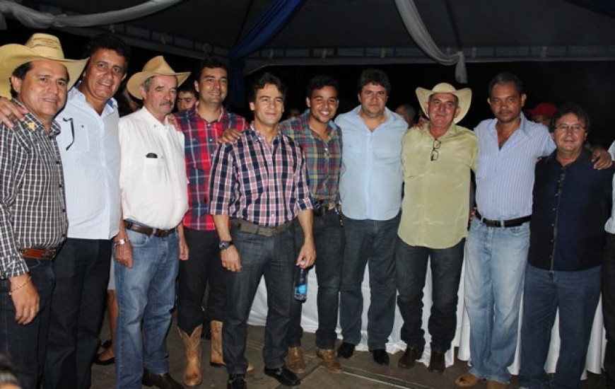 Vilmar recebe autoridades