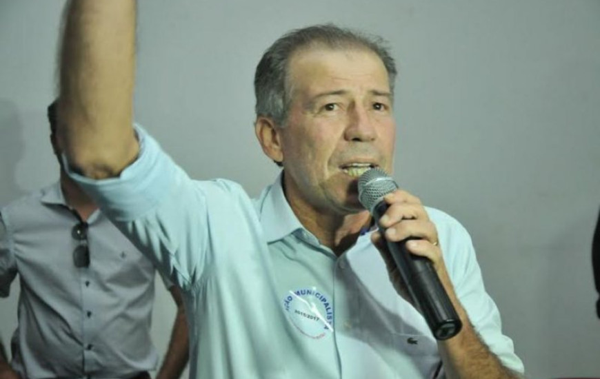 João Emídio diz que pegou ATM com dívidas