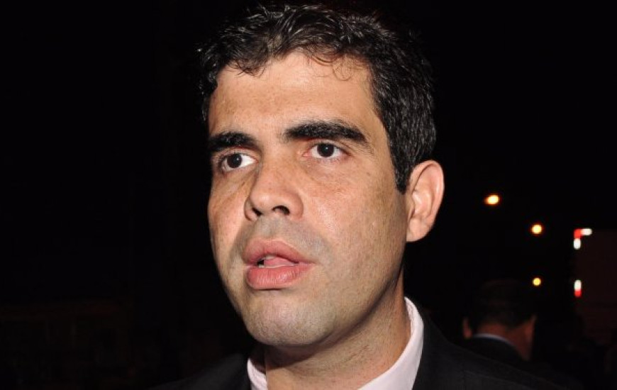 Ayres: com moral no governo