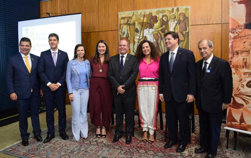 Dorinha no lançamento da Frente Parlamentar 
