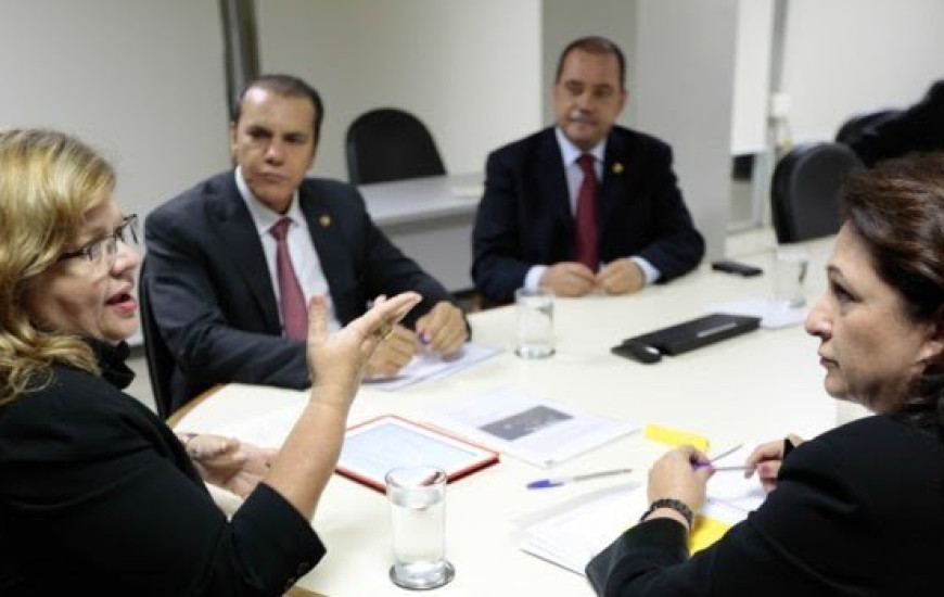 Os 3 senadores do TO foram ao Ministério da Saúde