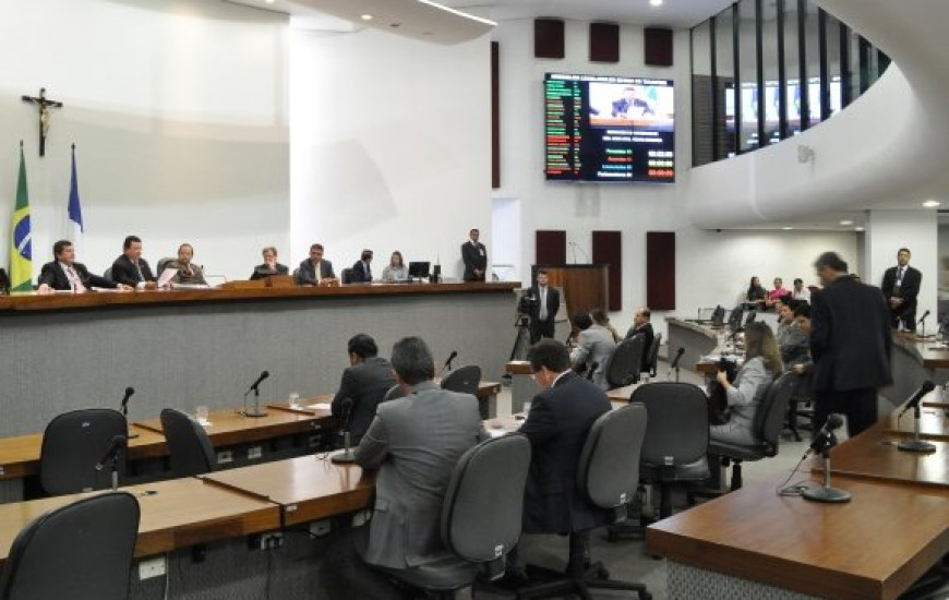 Deputados repercutem PL de subsídio e apoio