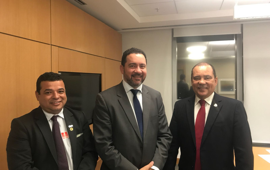 Senador se reúne com Dyogo Oliveira