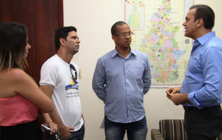 Senador Ataídes em reunião com líderes