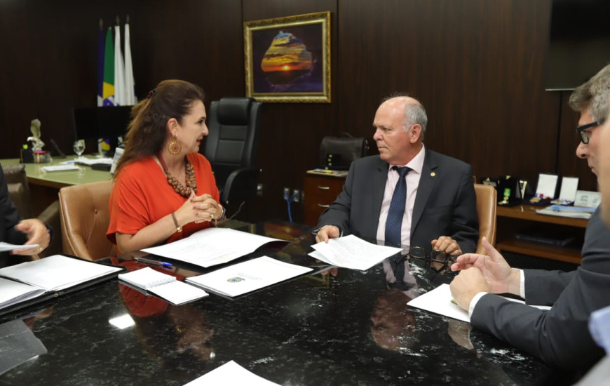 Senadora Kátia Abreu e o desembargador Helvécio de Brito Maia Neto