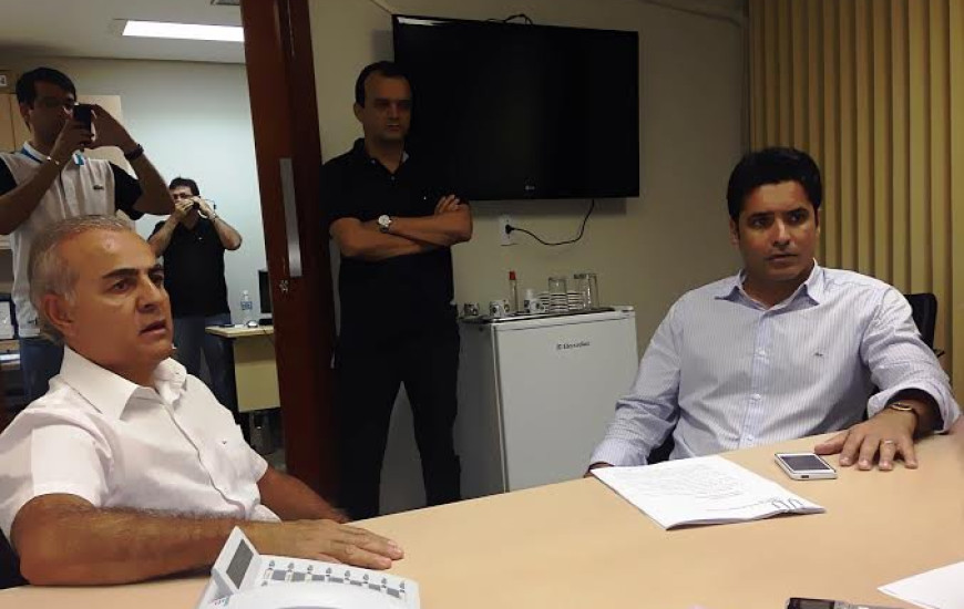 Paulo mourão e Lelis querem impedir sessão na AL