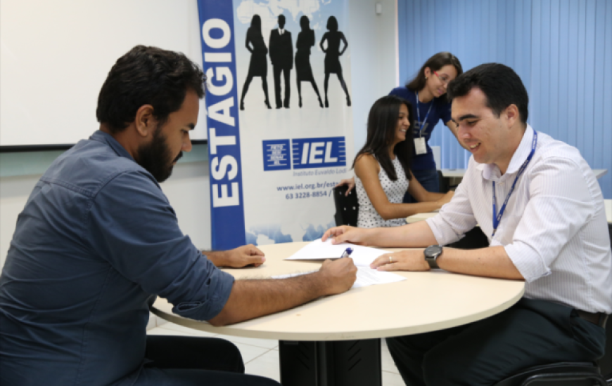 IEL está com 10 vagas de estágio