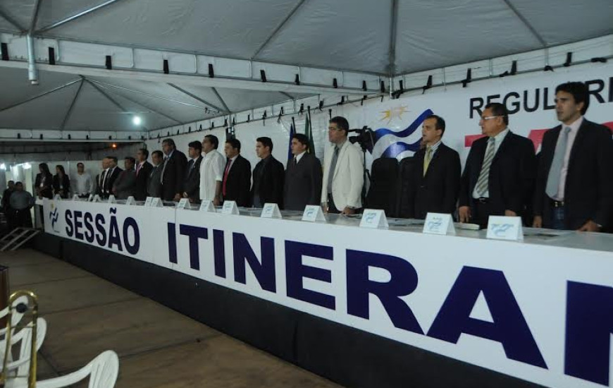 Vereadores realizam sessão no Taquari