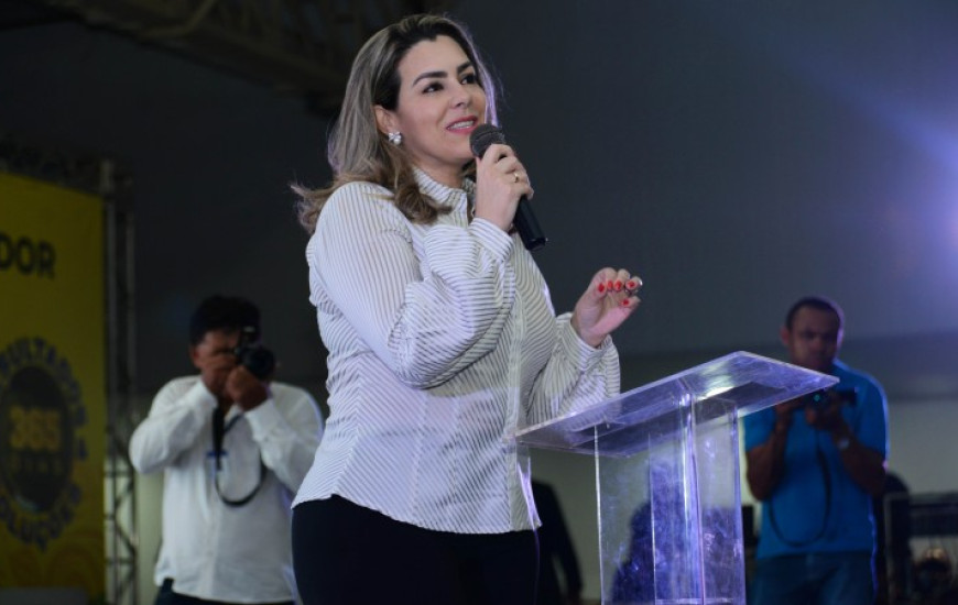 Prefeita teve que reeditar medida.