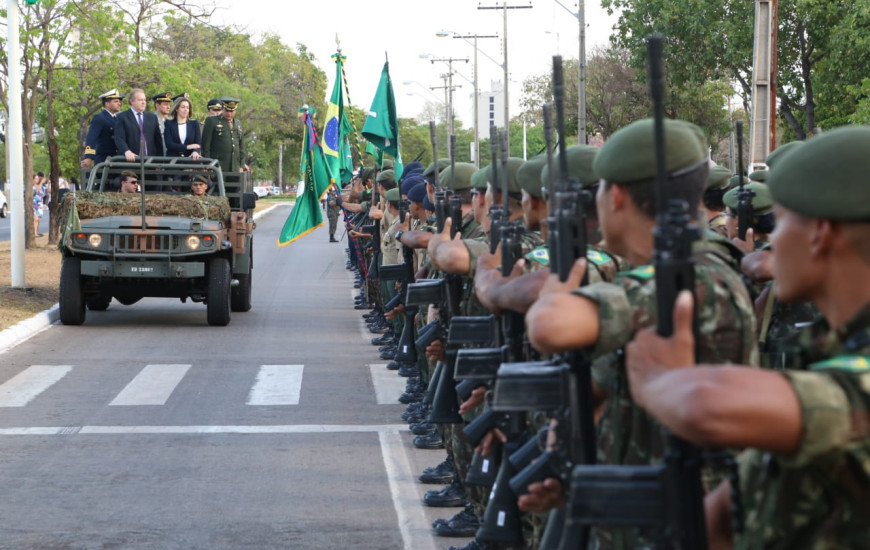 Governador participa de desfile cívico em Palmas