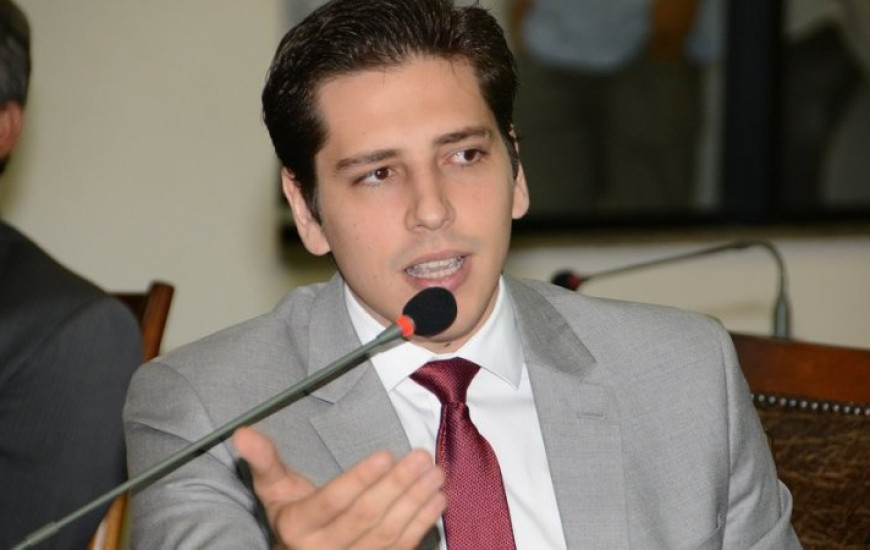 Deputado estadual Olyntho Neto