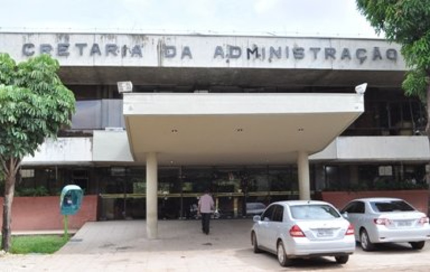 Funcionários estão trabalhando sem receber