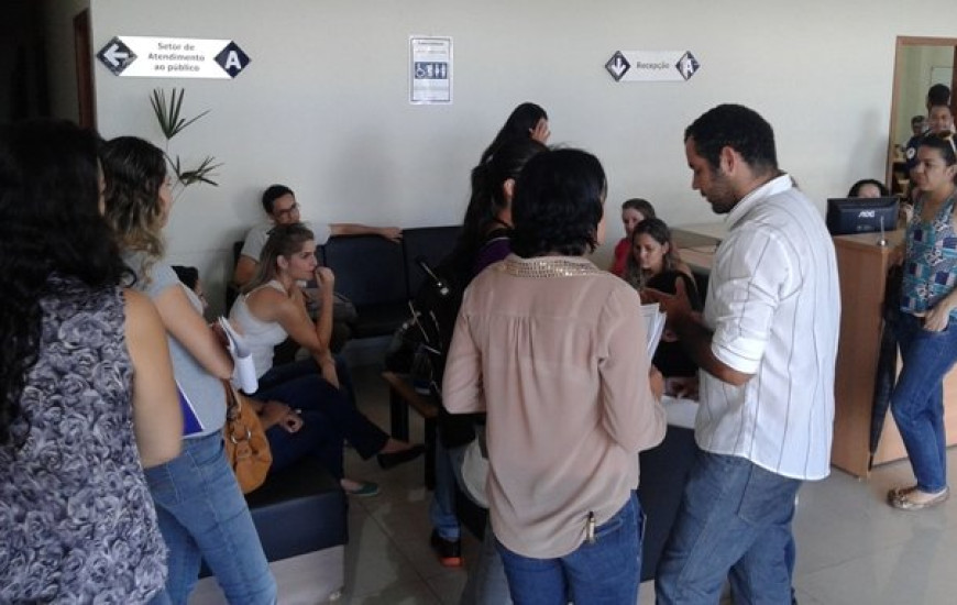 Estudantes protocolam documento