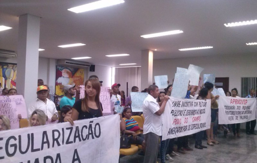 Chacareiros manifestam na Câmara