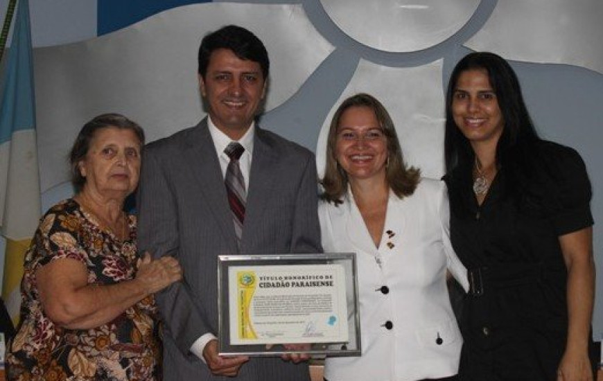 José Geraldo recebe título