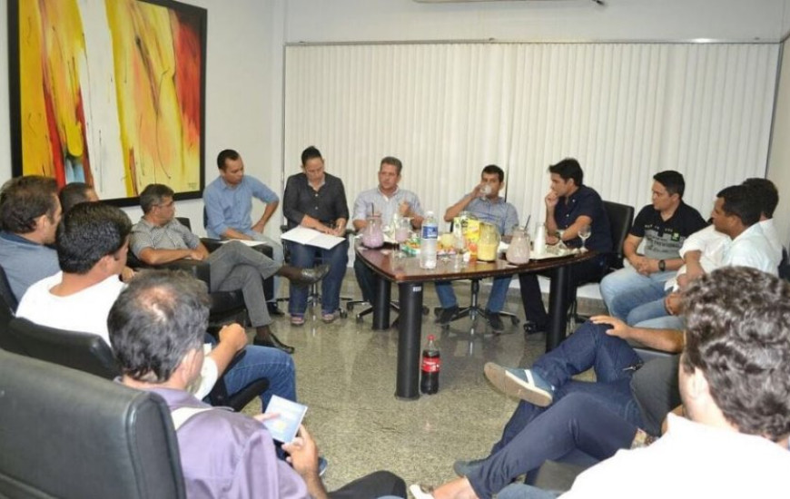 Reunião na noite desta quinta-feira