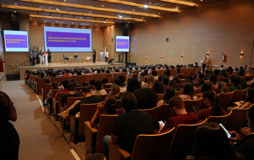 Voluntários participaram de capacitação para o evento na terça, 9