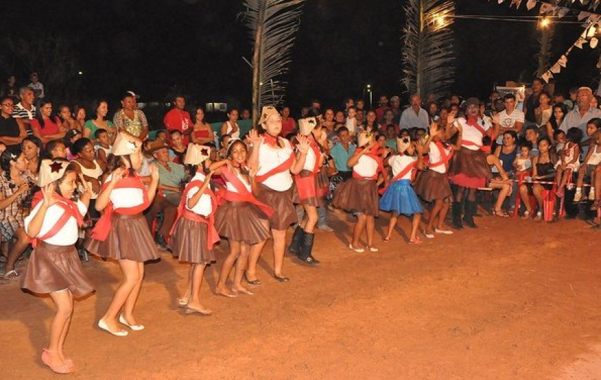 Dança e diversão para toda a comunidade