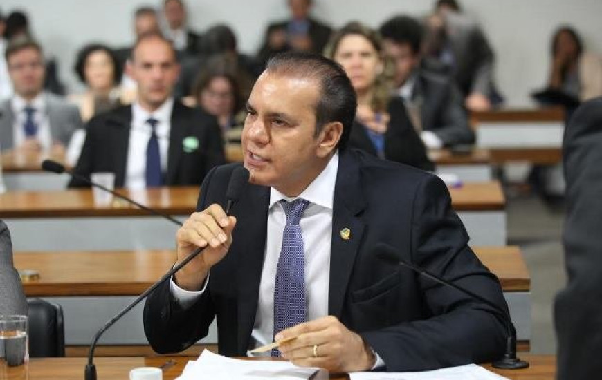 Senador Ataídes reclama dos preços abusivos