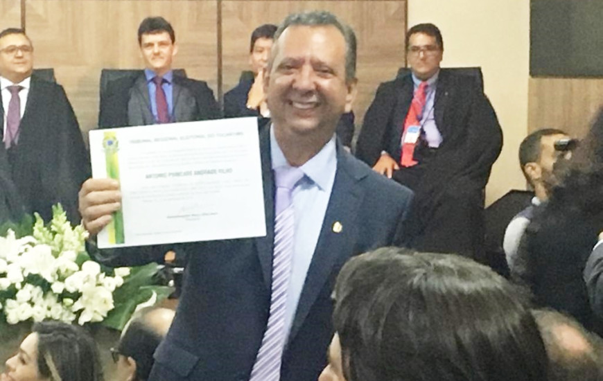 Diplomação aconteceu nesta segunda-feira, 17