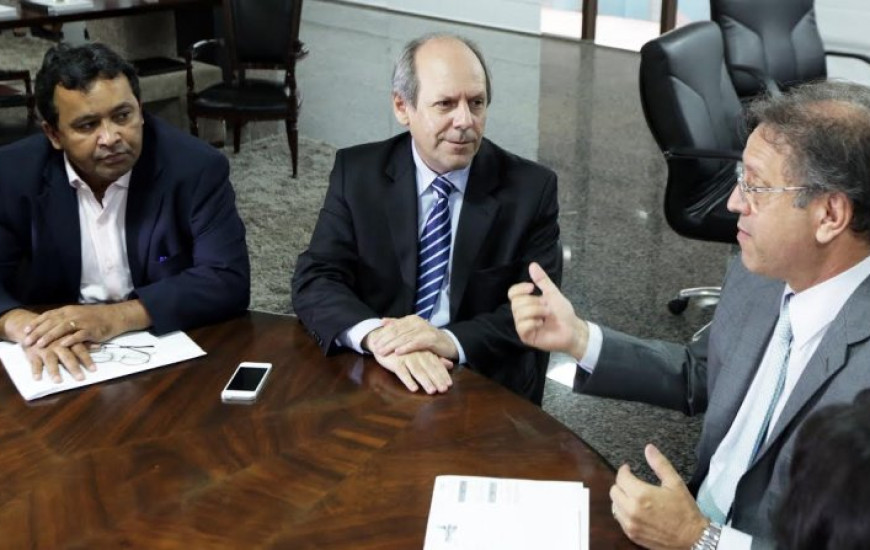 Elenil promove reunião