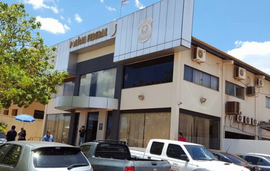 Mais de 100 policiais federais cumprem 43 mandados 