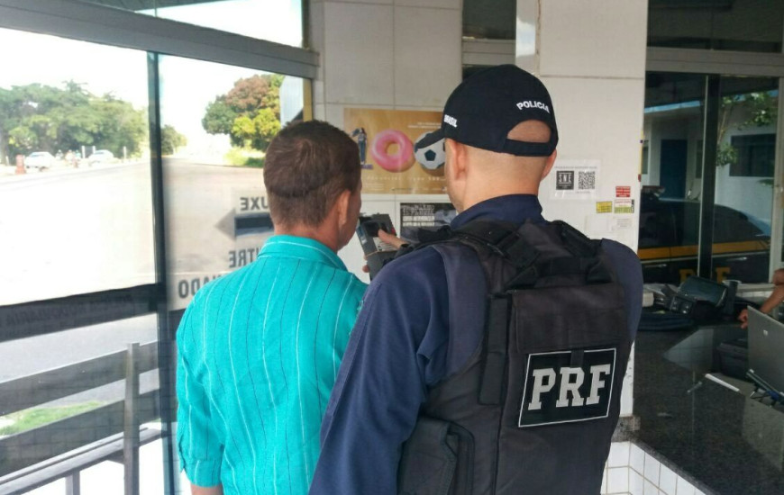 Motorista desceu do carro já cambaleando